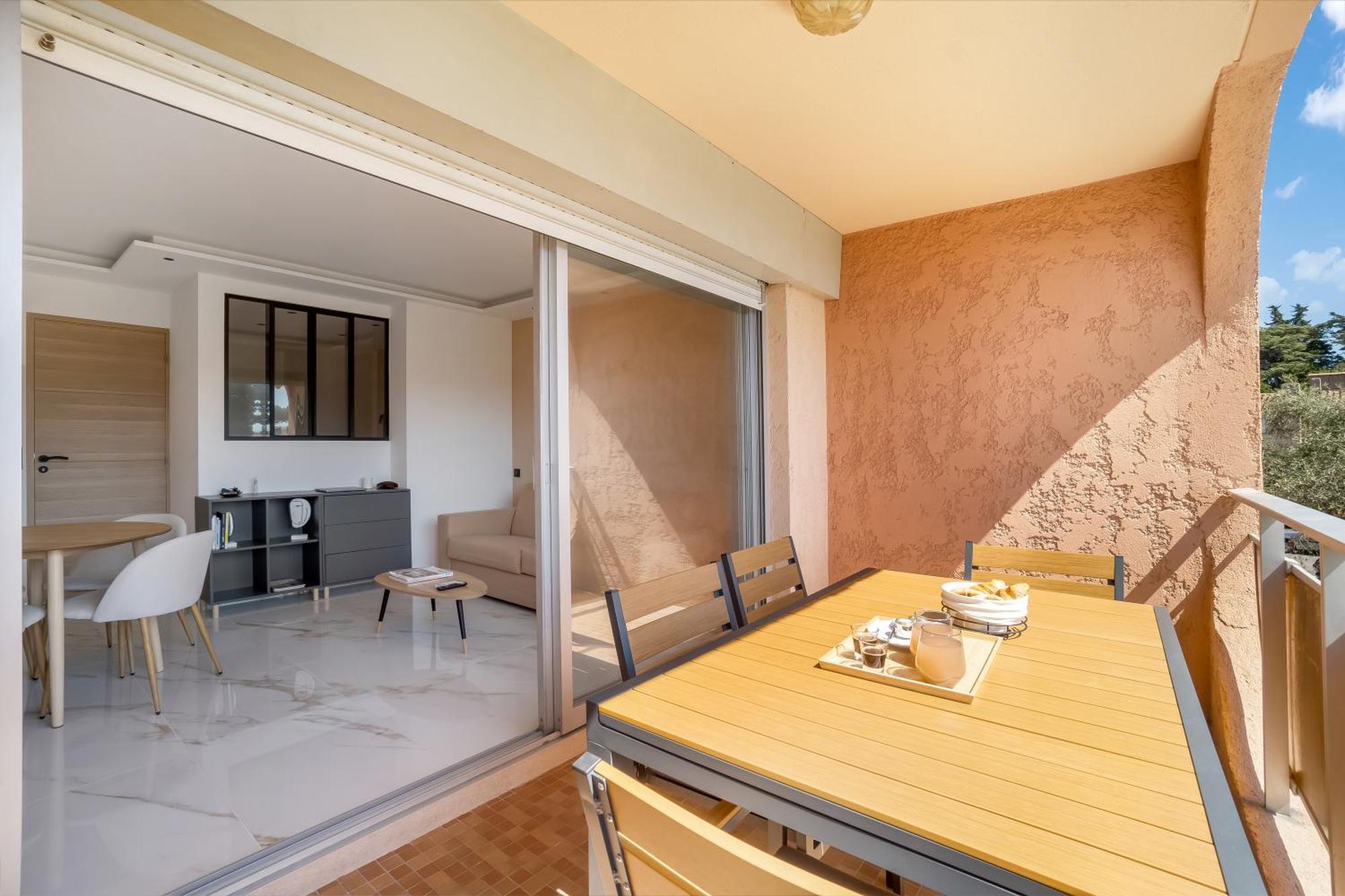 Eden Azur - Residence Hoteliere Golfe-Juan Bagian luar foto