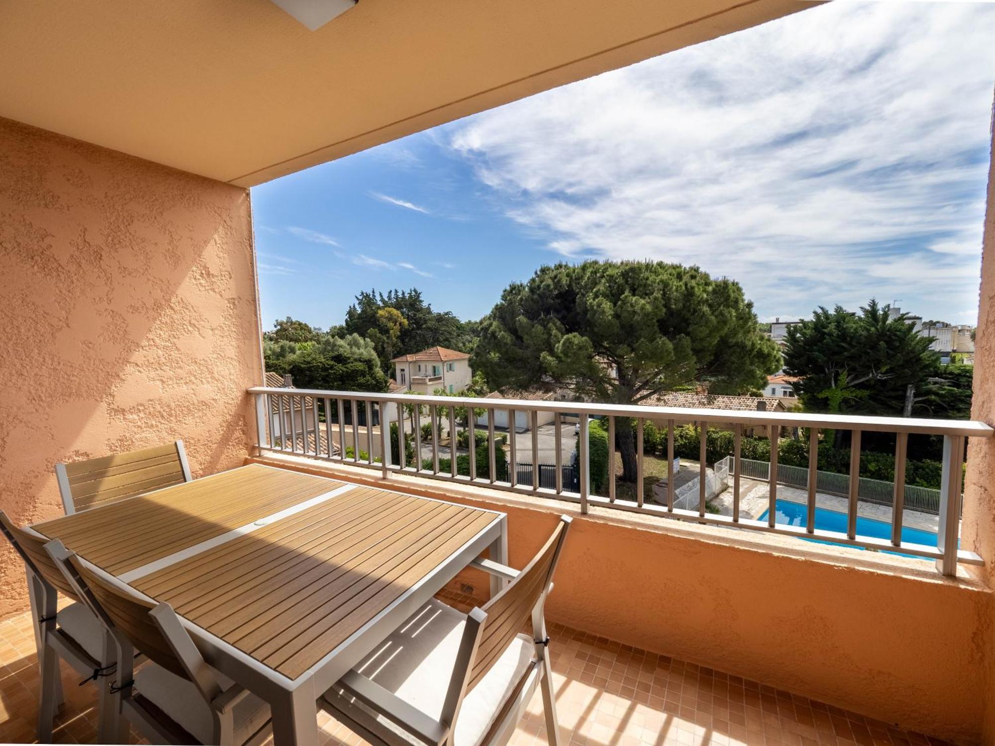 Eden Azur - Residence Hoteliere Golfe-Juan Ruang foto
