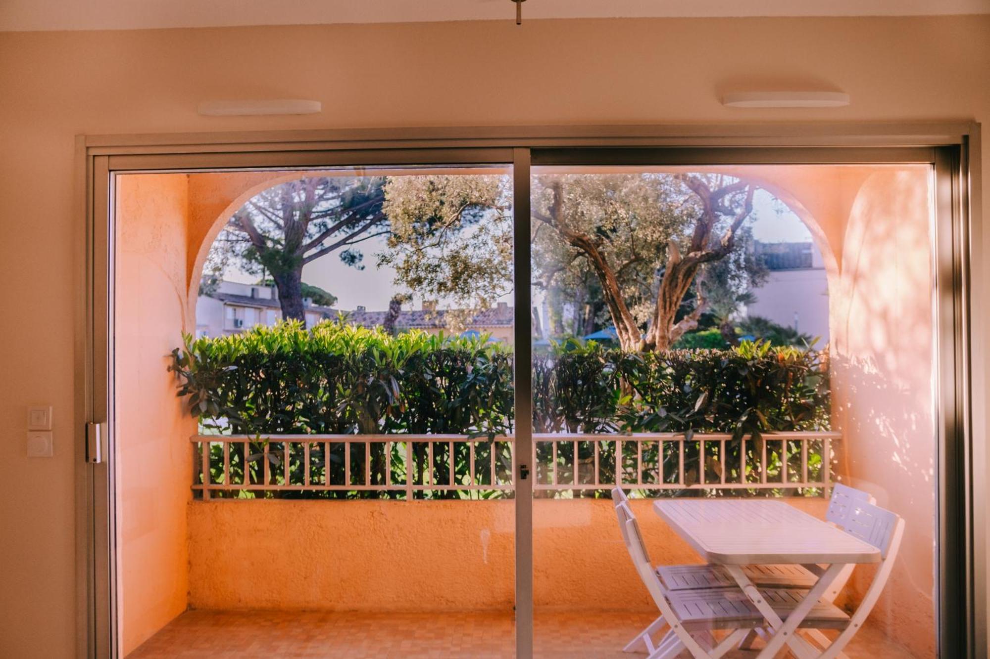Eden Azur - Residence Hoteliere Golfe-Juan Ruang foto
